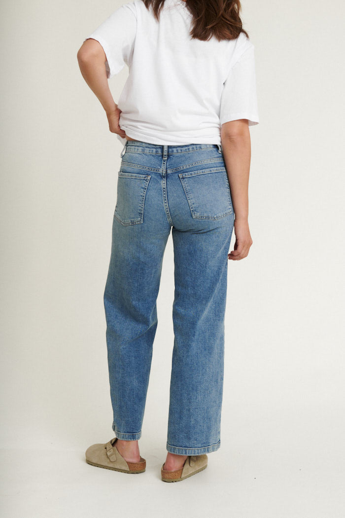 Basic Apparel - Enya Jeans - Stone washed denim