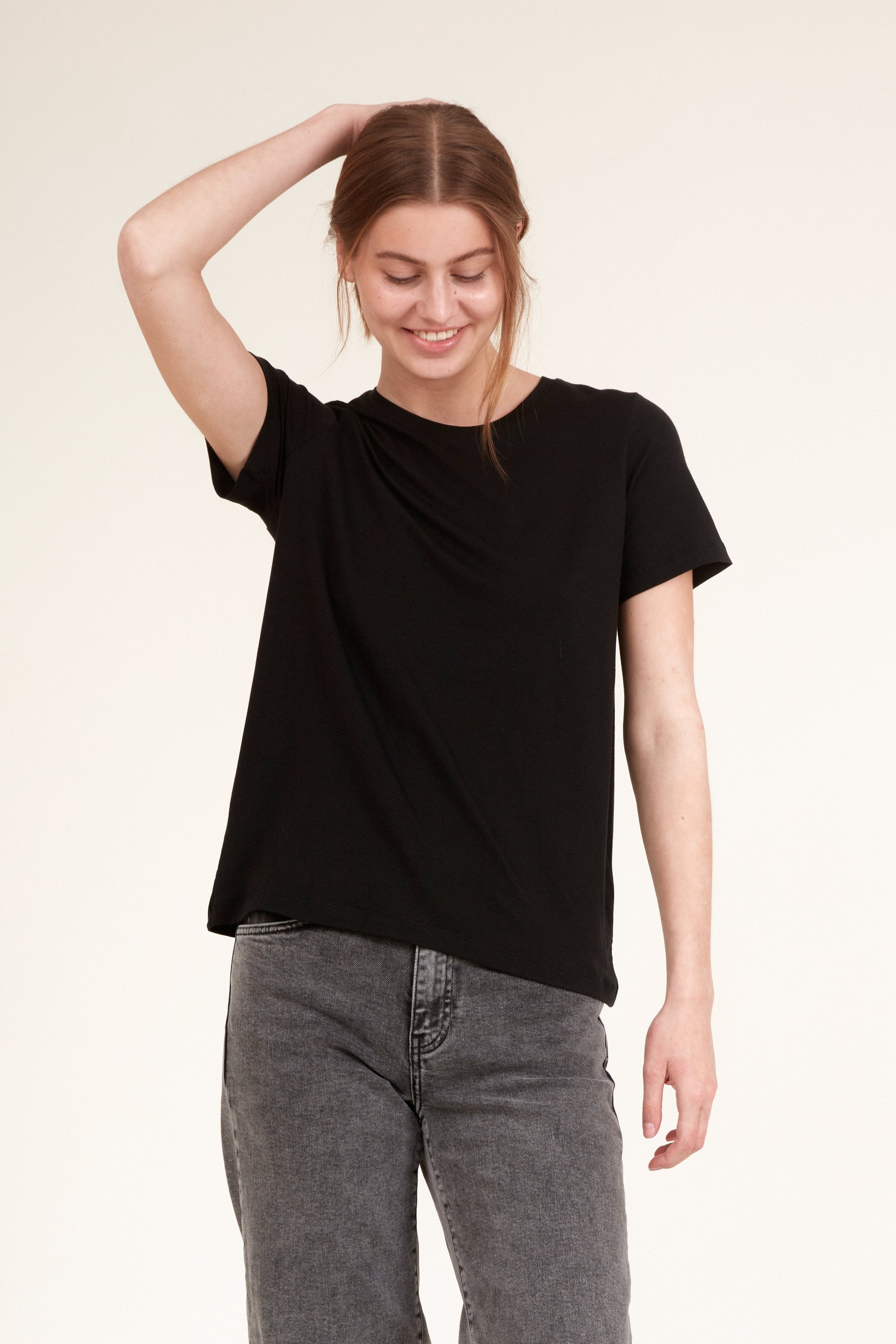 Basic Apparel - Jolanda Tee - Black - Welive